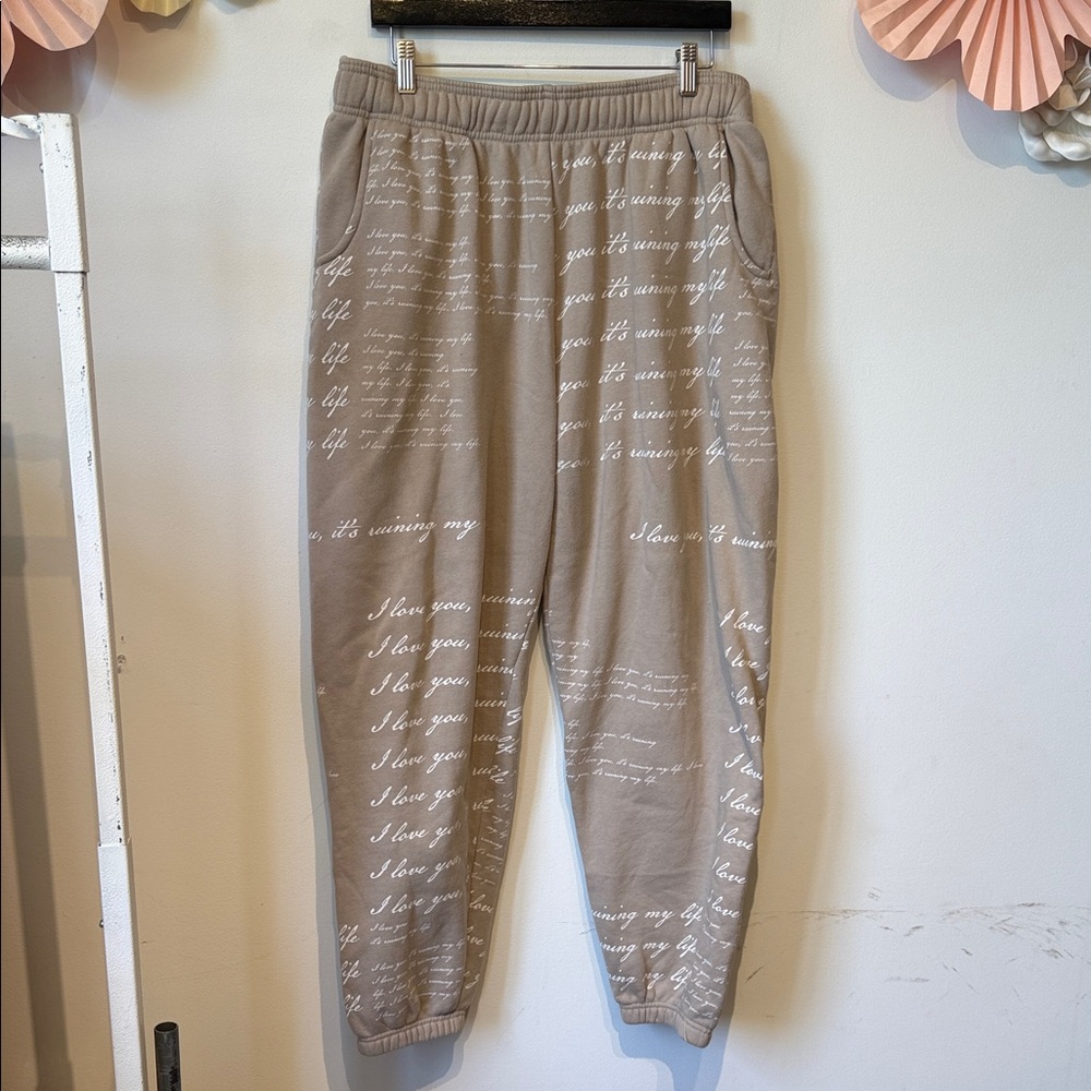 Taylor swift tortured poets sweats size Xlarge
